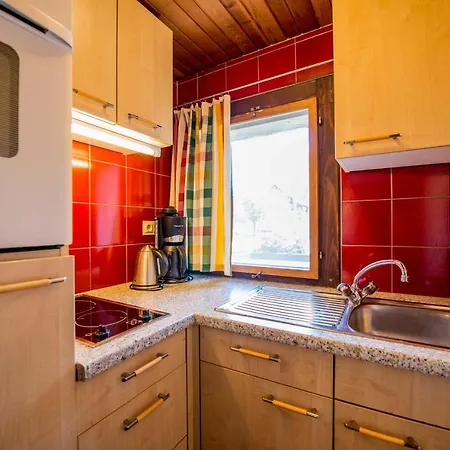 Dom wakacyjny Holzblockhaeuser Fam. Schabus *