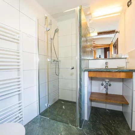 Tatil Evi Holzblockhaeuser Fam. Schabus
