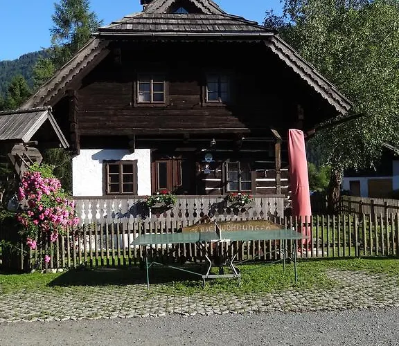 Nyaraló Holzblockhaeuser Fam. Schabus